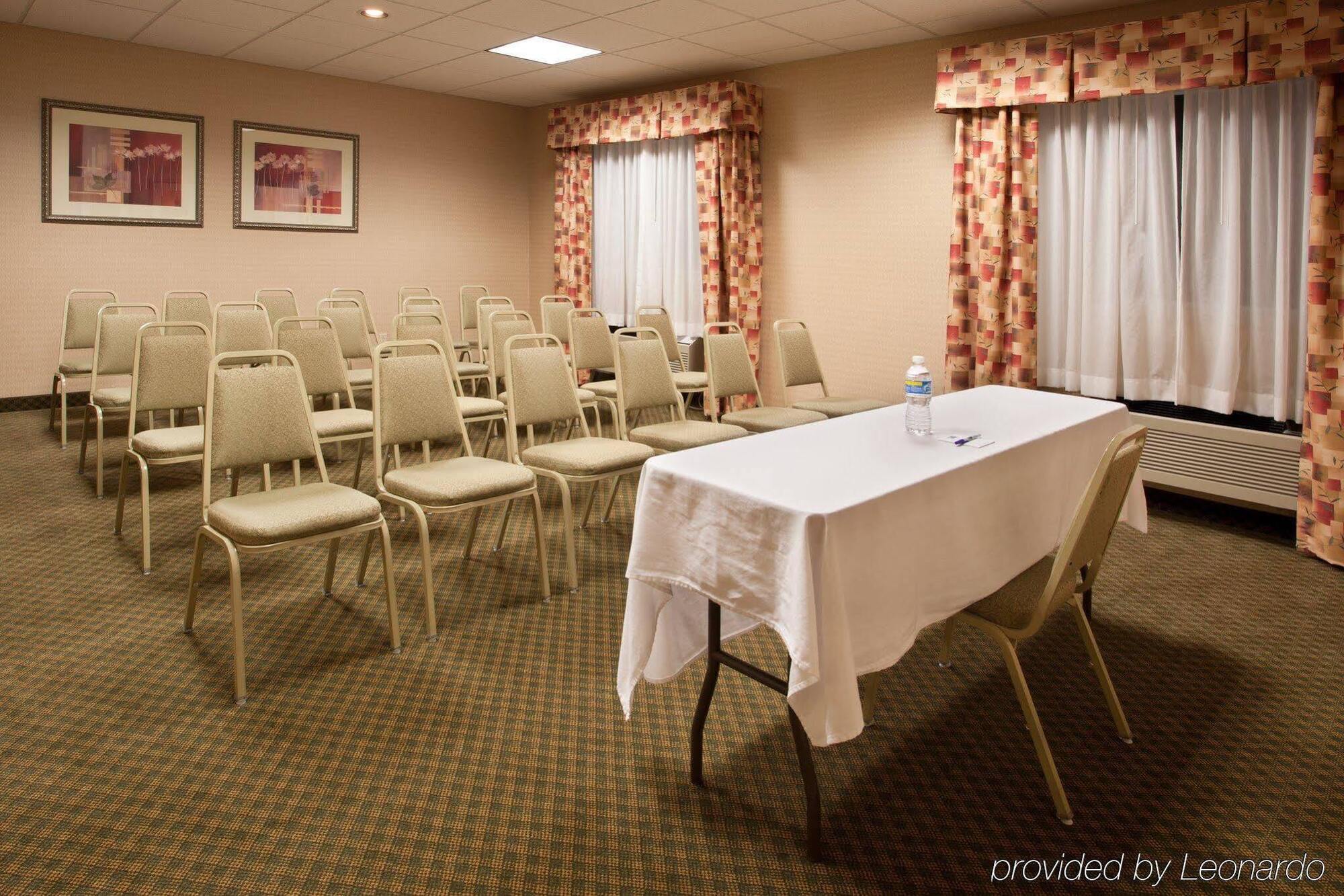 Holiday Inn Express Vermilion By Ihg Dış mekan fotoğraf